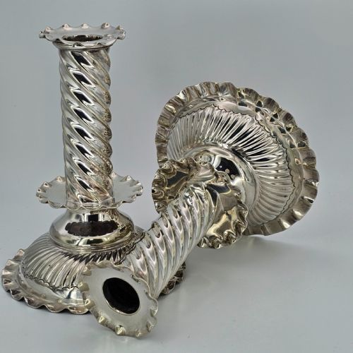 RARE PAIR OF 16THC17THC CAPSTAN STYLE SP WRYTHEN CANDLESTICKS BY RICHARD HODD C1880 - ADDITIONAL PHOTO 3