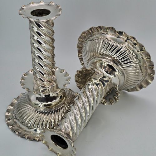 RARE PAIR OF 16THC17THC CAPSTAN STYLE SP WRYTHEN CANDLESTICKS BY RICHARD HODD C1880 - ADDITIONAL PHOTO 5