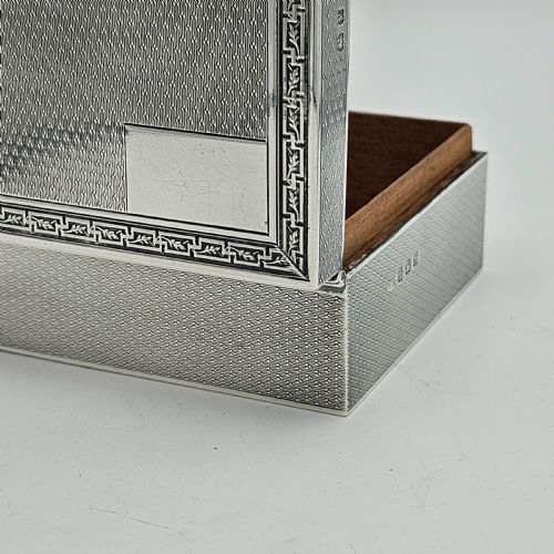 SILVER CIGAR OR CIGARETTE BOX C1929 HINGED LID AND ENGINE TURNED BORDER - ADDITIONAL PHOTO 4