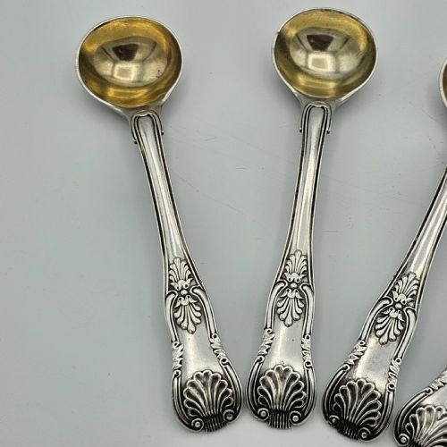 RARE SET OF FOUR EARLY 19THCENTURY 1825 LARGE ENGLISH GEORGIAN ANTIQUE STERLING MUSTARDMASTER SALT SPOONS BY MORRIS MICHAEL EMANUEL 1825 - ADDITIONAL PHOTO 1