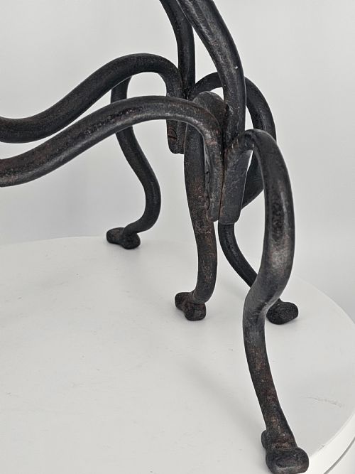 ELEGANT PAIR OF ARTS AND CRAFTS BRASS AND IRON ANDIRONS OR FIRE DOGS C1900 - ADDITIONAL PHOTO 10