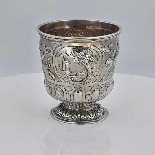 interesting early silver pedestal tumbler 18thc - CATEGORY: ANTIQUE SILVER - DATED 18TH CENTURY