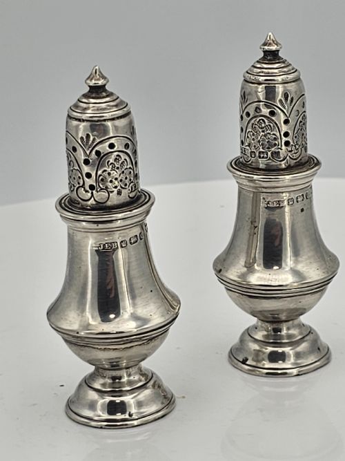 DELIGHTFUL PAIR OF SILVER PEPPERS WALKER HALL BY JOHN EDWARD BINGHAM 19THC - ADDITIONAL PHOTO 3