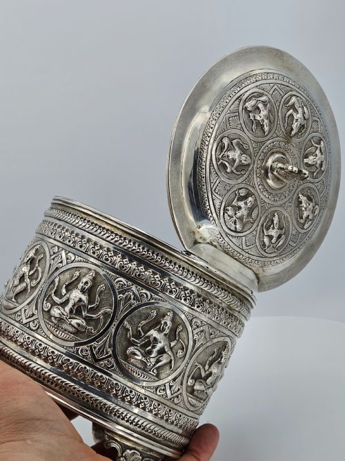 FABULOUS LARGE 19THC INDIAN SILVER BISCUIT BARRELL 419G - ADDITIONAL PHOTO 15