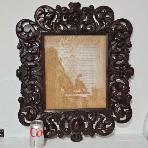 FINE QUALITY LARGE ANTIQUE CARVED WOODEN FRAME - ADDITIONAL PHOTO 1