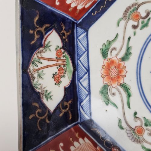 LARGE OCTAGONAL IMARI CHARGER C1920 - ADDITIONAL PHOTO 3