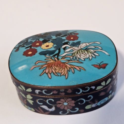 EXQUISITE JAPANESE CLOISONNE OVAL PATCH BOX C1900 - ADDITIONAL PHOTO 2