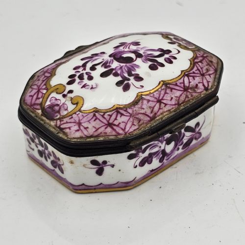 ATTRACTIVE LATE 18THEARLY 19THC PAINTED PATCH BOX - ADDITIONAL PHOTO 3