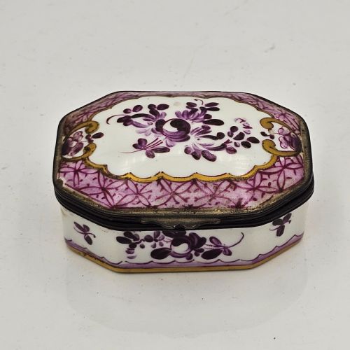 ATTRACTIVE LATE 18THEARLY 19THC PAINTED PATCH BOX - ADDITIONAL PHOTO 4