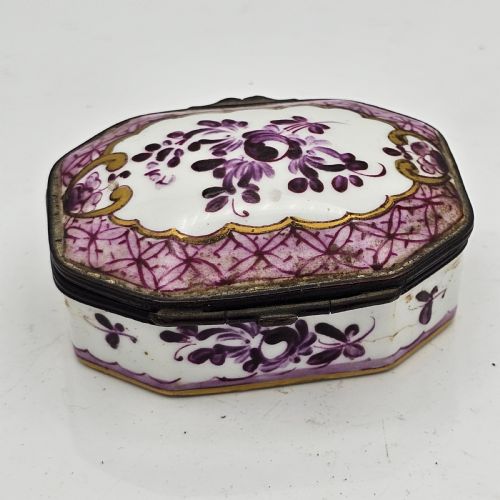 ATTRACTIVE LATE 18THEARLY 19THC PAINTED PATCH BOX - ADDITIONAL PHOTO 5