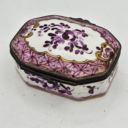 ATTRACTIVE LATE 18THEARLY 19THC PAINTED PATCH BOX - ADDITIONAL PHOTO 6