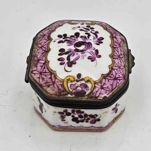 ATTRACTIVE LATE 18THEARLY 19THC PAINTED PATCH BOX - ADDITIONAL PHOTO 8