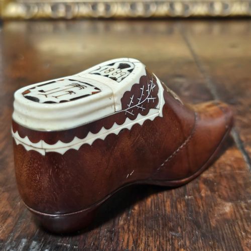 EXQUISITE RARE DATED VERY LARGE 19THC INLAID TREEN NOVELTY SNUFFTOBACCO BOX FORMED AS A SHOE - ADDITIONAL PHOTO 5