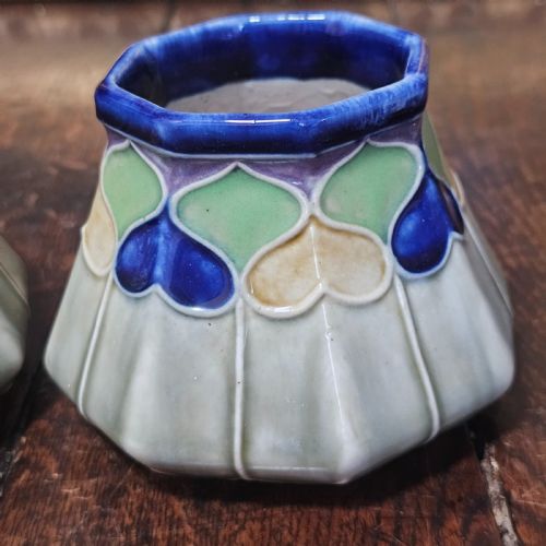 DELIGHTFUL PAIR OF ART DECO DOULTON POTS POSSIBLY JANE HURST C1920 - ADDITIONAL PHOTO 3
