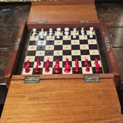 LATE VICTORIANEDWARDIAN MAHOGANY AND IVORY TRAVELLING CHESS SET - ADDITIONAL PHOTO 8