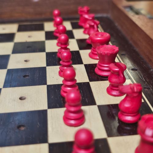 LATE VICTORIANEDWARDIAN MAHOGANY AND IVORY TRAVELLING CHESS SET - ADDITIONAL PHOTO 11