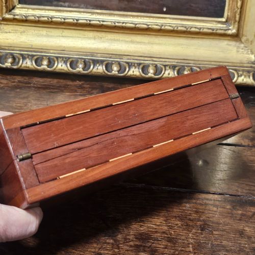 LATE VICTORIANEDWARDIAN MAHOGANY AND IVORY TRAVELLING CHESS SET - ADDITIONAL PHOTO 14