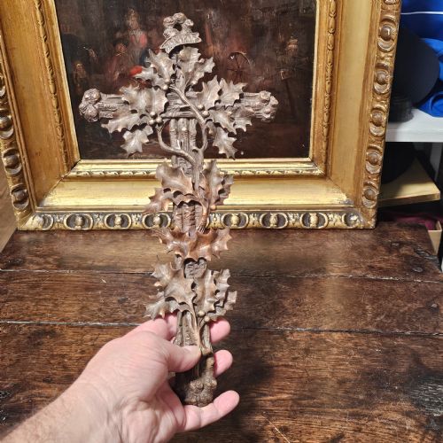 INCREDIBLE QUALITY BLACK FOREST CARVED WOODEN CRUCIFIX C1900 - ADDITIONAL PHOTO 1