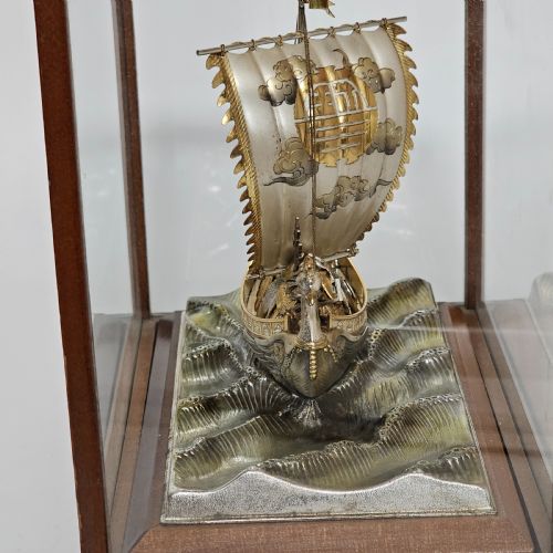 RARE SUPERB LARGE SEKI TAKEHIKO JAPANESE GILT SILVER TREASURE SHIP WITH CASE - ADDITIONAL PHOTO 3