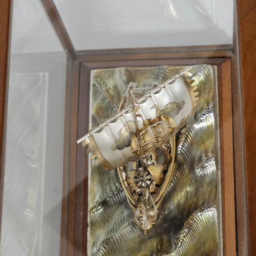 RARE SUPERB LARGE SEKI TAKEHIKO JAPANESE GILT SILVER TREASURE SHIP WITH CASE - ADDITIONAL PHOTO 5