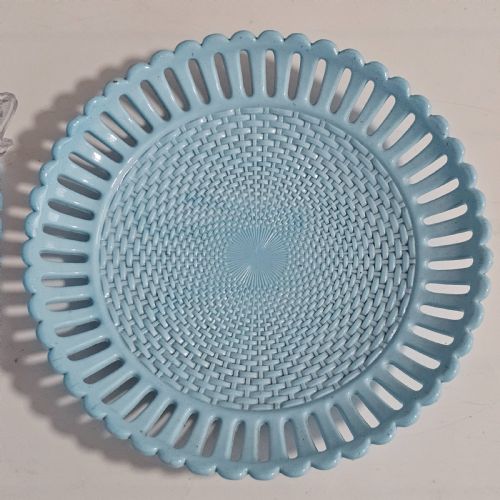 A FINE PAIR OF SOWERBY PALE BLUE FRETTED DISHESDISHES - ADDITIONAL PHOTO 1