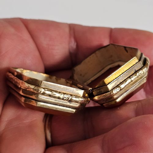 19THC GILT METAL SNUFF BOX WITH DOUBLE AGATE TO BOTH BASE AND LID - ADDITIONAL PHOTO 7
