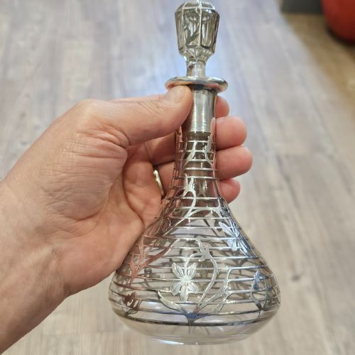 EXQUISITE EARLY 20THC SILVER OVERLAID SMALL DECANTERBOTTLE - ADDITIONAL PHOTO 1