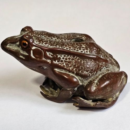 ANTIQUE BRONZE FROGTOAD WITH GLASS EYES PEN HOLDER C1900 - ADDITIONAL PHOTO 2