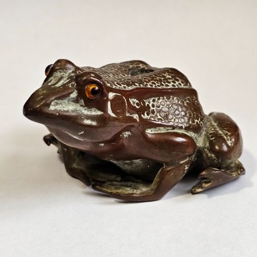 ANTIQUE BRONZE FROGTOAD WITH GLASS EYES PEN HOLDER C1900 - ADDITIONAL PHOTO 3