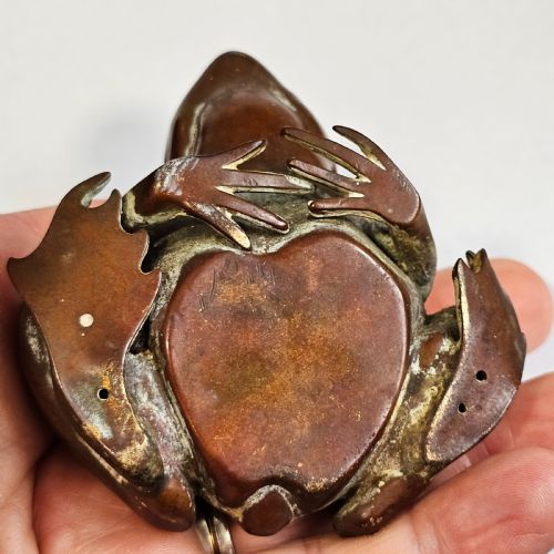 ANTIQUE BRONZE FROGTOAD WITH GLASS EYES PEN HOLDER C1900 - ADDITIONAL PHOTO 8