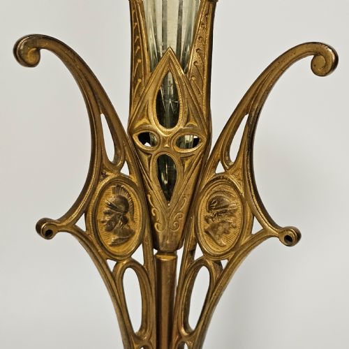 VICTORIAN 1890S URANIUM GLASS EPERGNE VASE WITH A GILT BRONZE BASEHOLDER - ADDITIONAL PHOTO 10