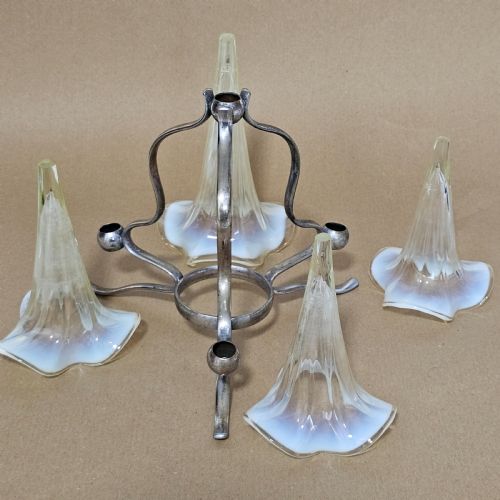 STUNNING VICTORIAN 1890S QUADRUPLE GLASS EPERGNE VASE WITH A SILVER PLATED BASEHOLDER AND FOUR URANIUM GLASS VASES - ADDITIONAL PHOTO 11