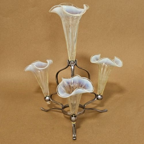 STUNNING VICTORIAN 1890S QUADRUPLE GLASS EPERGNE VASE WITH A SILVER PLATED BASEHOLDER AND FOUR URANIUM GLASS VASES - ADDITIONAL PHOTO 12