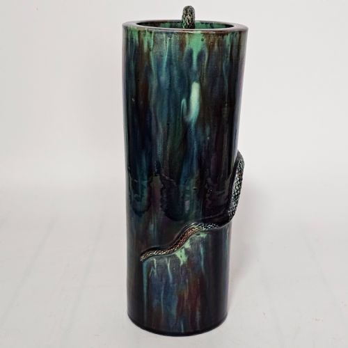 FINE UNUSUAL LARGE EUROPEAN MAJOLICA SERPENT CYLINDRICAL VASE C1900 - ADDITIONAL PHOTO 9