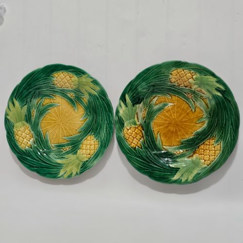 FINE PAIR OF GEORGE JONES MAJOLICA PINEAPPLES ON BASKETWEAVE PLATES ENGLISH CA 1870 - ADDITIONAL PHOTO 1