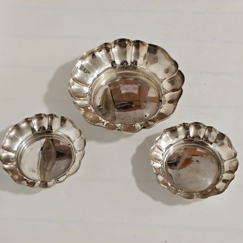 a fine trio of heavy gauge sterling silver frilled dishes 327g c1965 - CATEGORY: ANTIQUE SILVER - DATED 1960