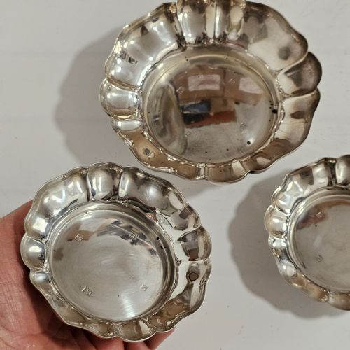 A FINE TRIO OF HEAVY GAUGE STERLING SILVER FRILLED DISHES 327G C1965 - ADDITIONAL PHOTO 8