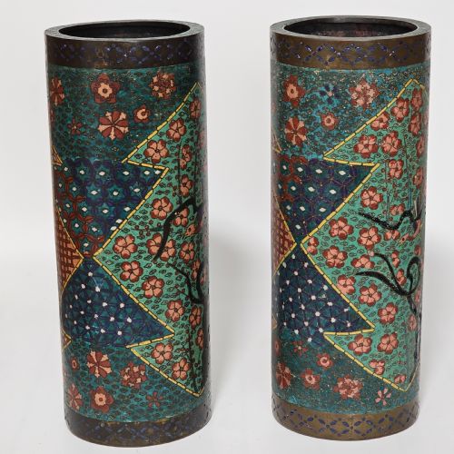 FINE LARGE CYLINDRICAL PAIR OF ORIENTAL CLOISONNE VASES C1900 305CM - ADDITIONAL PHOTO 1