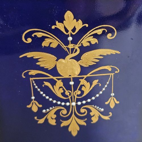 19THC EXQUISITELY PAINTED ROYAL VIENNA PORCELAIN BOTTLE SIGNED AHEER - ADDITIONAL PHOTO 7