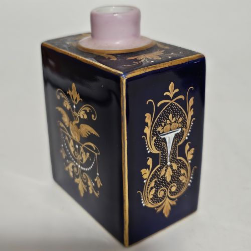 19THC EXQUISITELY PAINTED ROYAL VIENNA PORCELAIN BOTTLE SIGNED AHEER - ADDITIONAL PHOTO 8