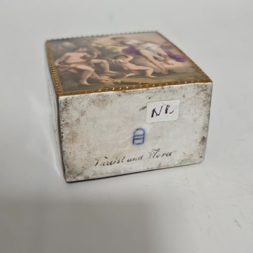 19THC EXQUISITELY PAINTED ROYAL VIENNA PORCELAIN BOTTLE SIGNED AHEER - ADDITIONAL PHOTO 9