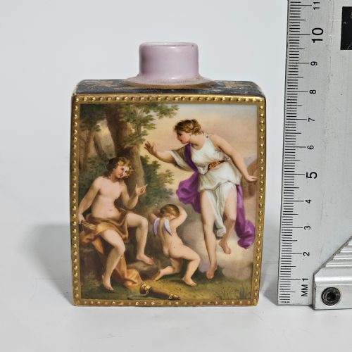 19THC EXQUISITELY PAINTED ROYAL VIENNA PORCELAIN BOTTLE SIGNED AHEER - ADDITIONAL PHOTO 10