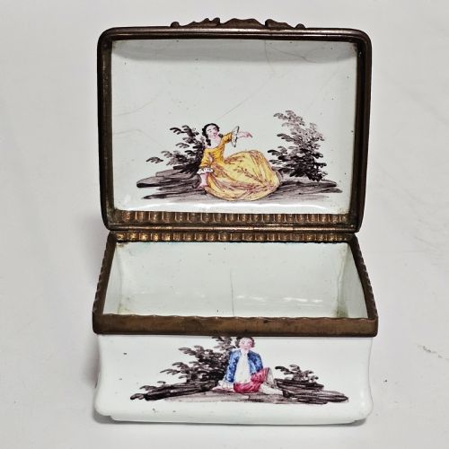 A GEORGIAN ENAMELLED BILSTON SNUFF BOX C1770 - ADDITIONAL PHOTO 4
