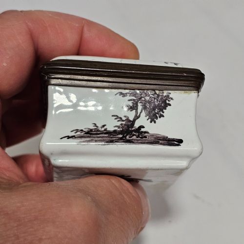 A GEORGIAN ENAMELLED BILSTON SNUFF BOX C1770 - ADDITIONAL PHOTO 14