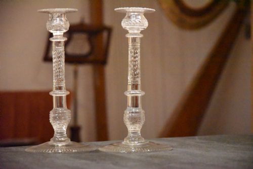 SUPERB LARGE PAIR OF VICTORIAN CUT GLASS CANDLESTICKS - ADDITIONAL PHOTO 3