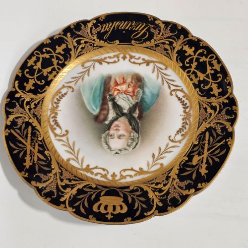 EXCEPTIONAL QUALITY PAIR OF SEVRES HAND PAINTED FRENCH 19TH CENTURY PORTRAIT PLATES OF LOUIS XV MDME LUKINSKA - ADDITIONAL PHOTO 9