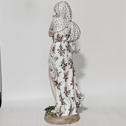 STUNNING LARGE 19THC PORCELAIN FIGURE BLUE CROSSED SWORDS MARK 47CM IN HEIGHT - ADDITIONAL PHOTO 4