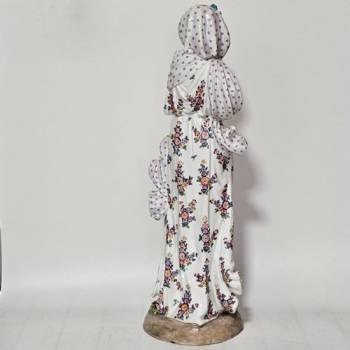 STUNNING LARGE 19THC PORCELAIN FIGURE BLUE CROSSED SWORDS MARK 47CM IN HEIGHT - ADDITIONAL PHOTO 5
