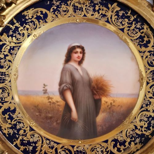 FABULOUS 19THC VIENNA SIGNED PORCELAIN PLATE 'RUTH' HOUSED WITHIN A STUNNING 54CM 19THC FLORENTINE FRAME - ADDITIONAL PHOTO 4