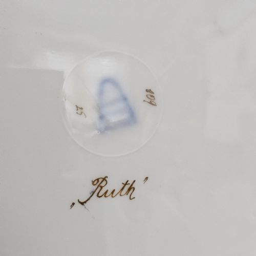 FABULOUS 19THC VIENNA SIGNED PORCELAIN PLATE 'RUTH' HOUSED WITHIN A STUNNING 54CM 19THC FLORENTINE FRAME - ADDITIONAL PHOTO 10